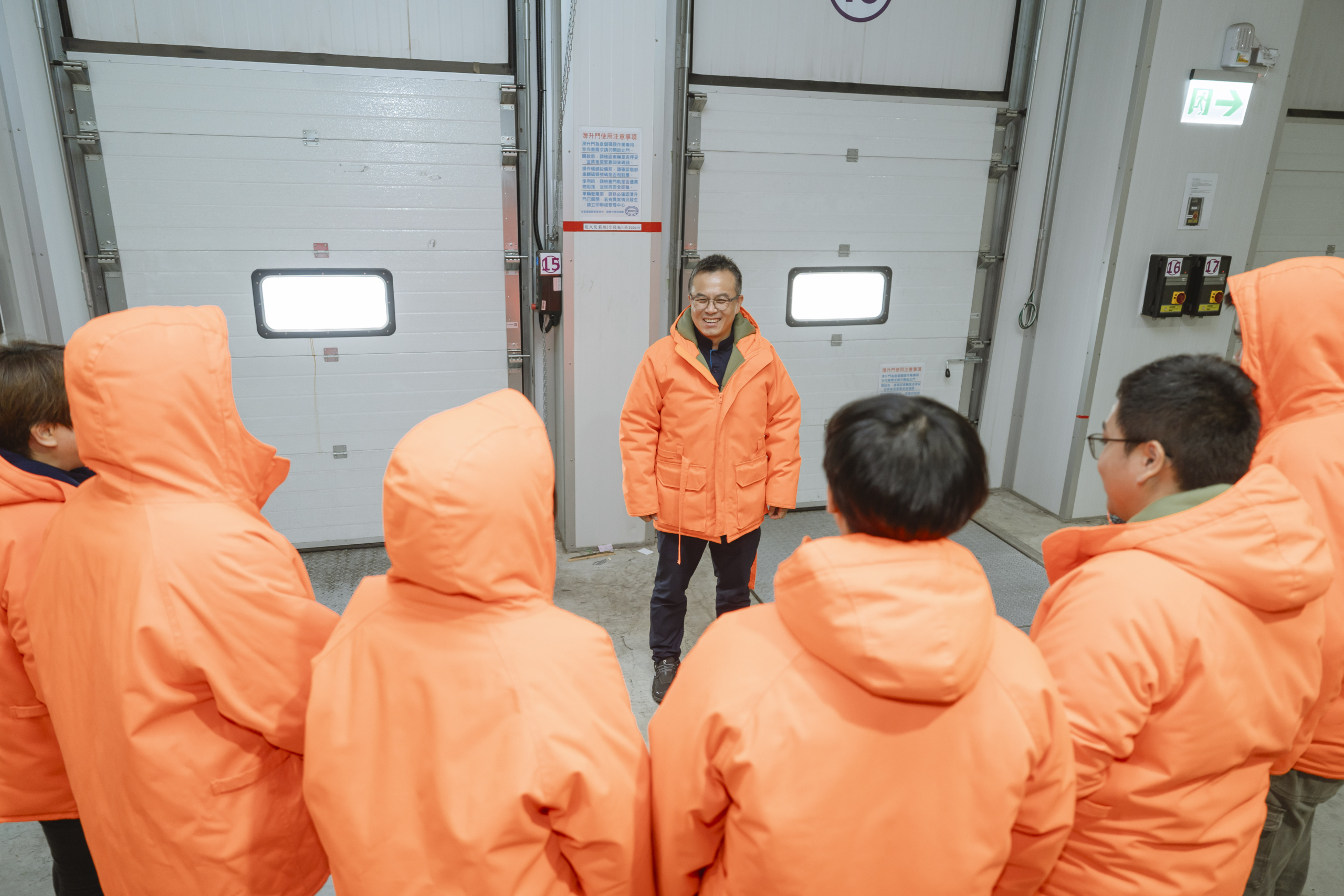 2025_CW Magazine_GreenValue_Grouporangecoat